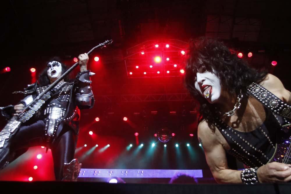 Kiss revienta los Califas