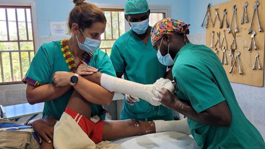 “La falta de recursos es tal que debes volver a la medicina de libro y a la exploración ”