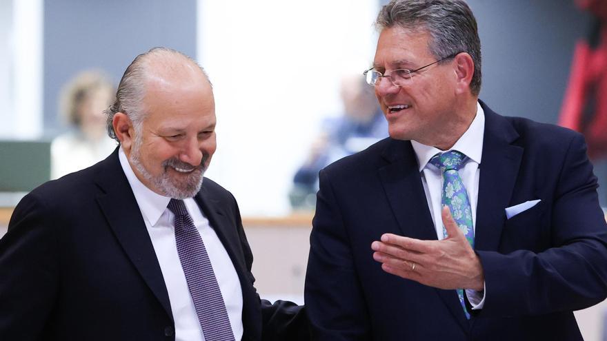 El secretario de Comercio de Trump vincula un acuerdo sobre el aluminio y el acero a rebajar las normas digitales de la UE