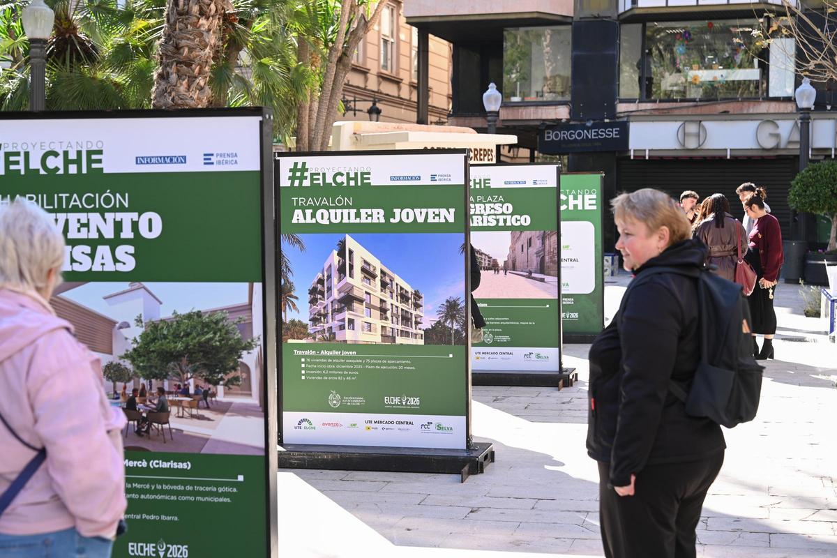 INFORMACIÓN inaugura en la Glorieta la exposición "Proyectando Elche"