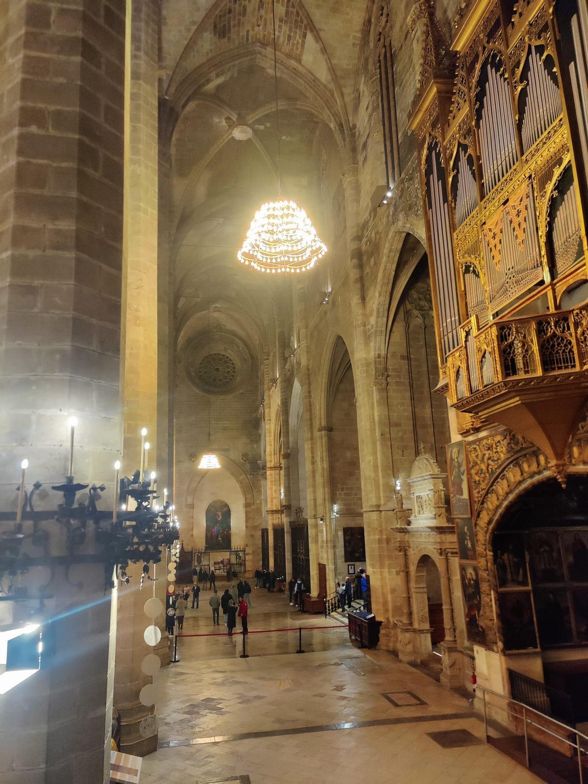 Feierlich wie eh und je: die deutsche Christvesper in der Kathedrale an Heiligabend