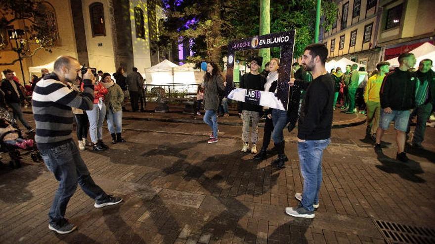 La plaza de la Catedral durante la pasada edición de la Noche en Blanco.