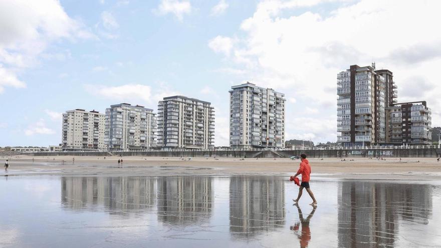 Buscan en Asturias a un hombre de 75 años que llamó a emergencias para avisar de que se había caído en un agujero