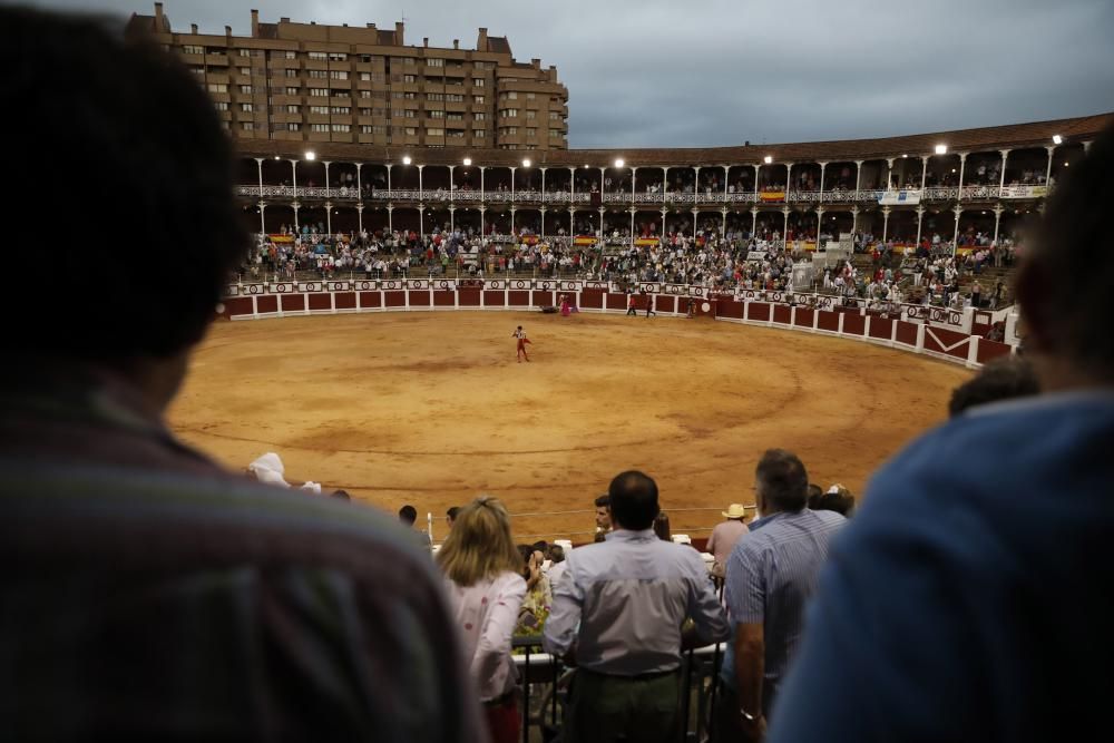 Segunda corrida de toros en El Bibio