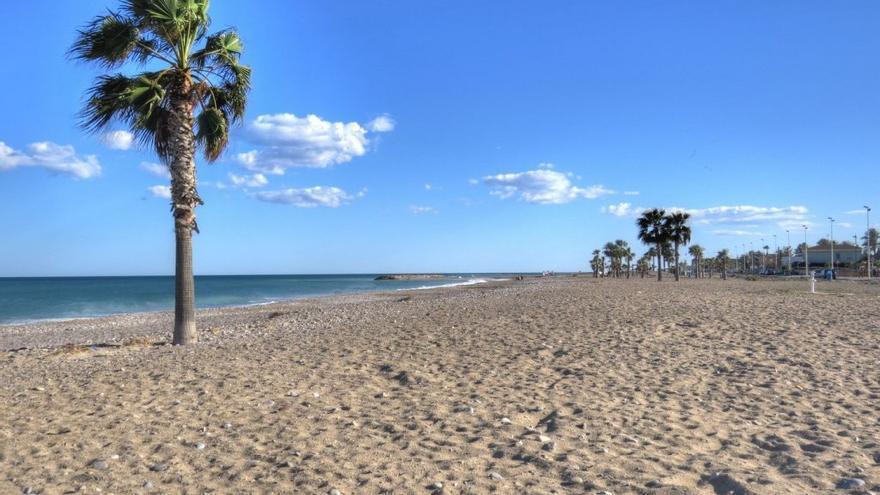 La localidad acude por primera vez tras la concesión de la primera bandera azul para la playa de Benafelí