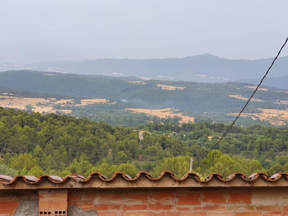 Incendi a Fonollosa per un llamp