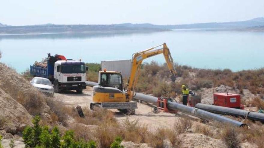 Las obras en el embalse de La Pedrera arrancaron ayer.