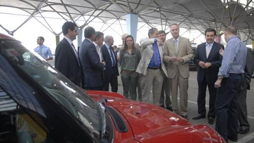 El Alcaldeinaugura la Feria Motorocasión que supone una nueva oportunidad de luchar contra la crisis para los comerciantes