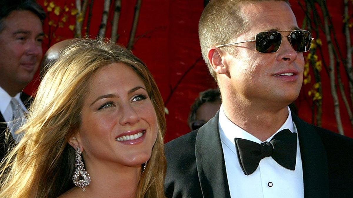 Brad Pitt y Jennifer Aniston, en los premios Emmy de 2004 cuando estaban casados