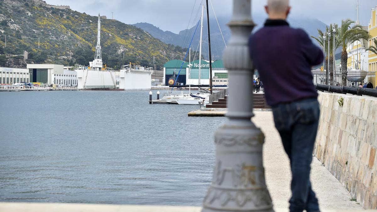 Los Reyes y sus hijas visitan Cartagena para la puesta a flote del submarino S81