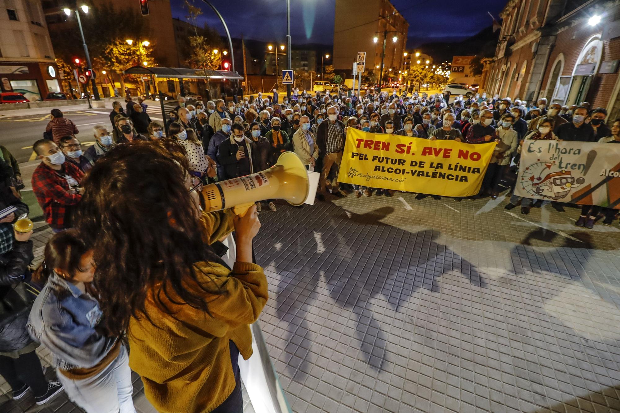 El Ayuntamiento de Alcoy y el PSOE defienden la actuación del Gobierno en la mejora del tren