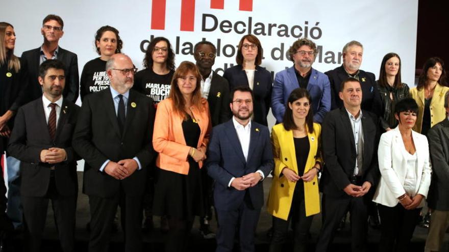 Representants dels partits que han signat la Declaració de la Llotja de Mar