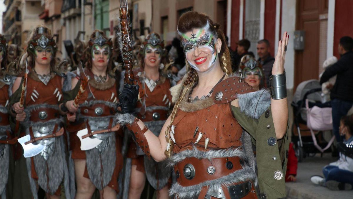 Los Moros y Cristianos vuelven con ganas a Villafranqueza