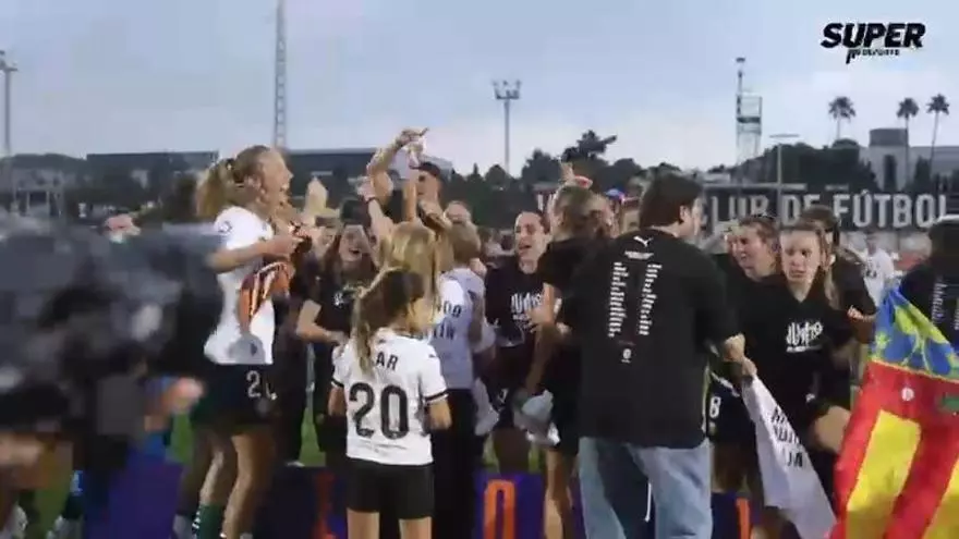 Así ha sido la fiesta del ascenso del Valencia CF a LaLiga F