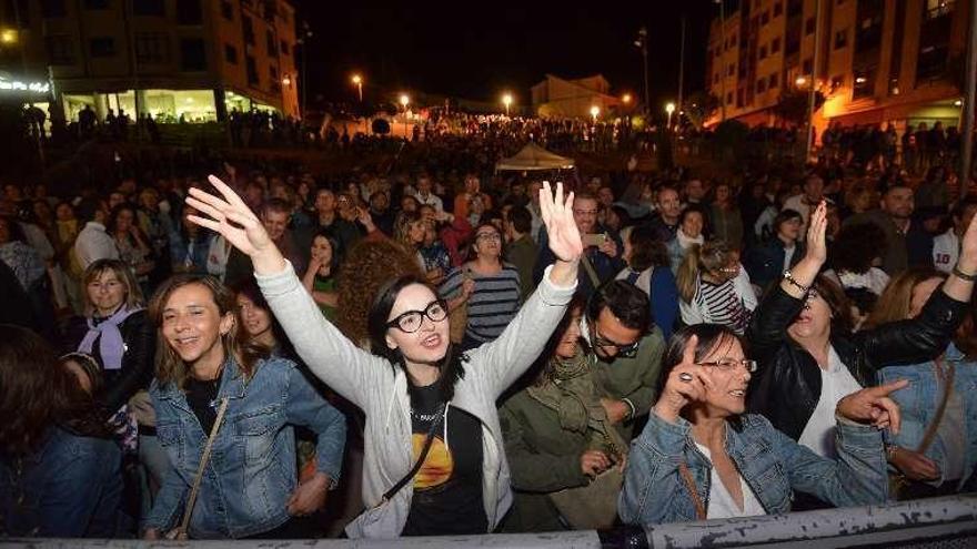 Público en el concierto de ayer en Campelo. // Gustavo Santos