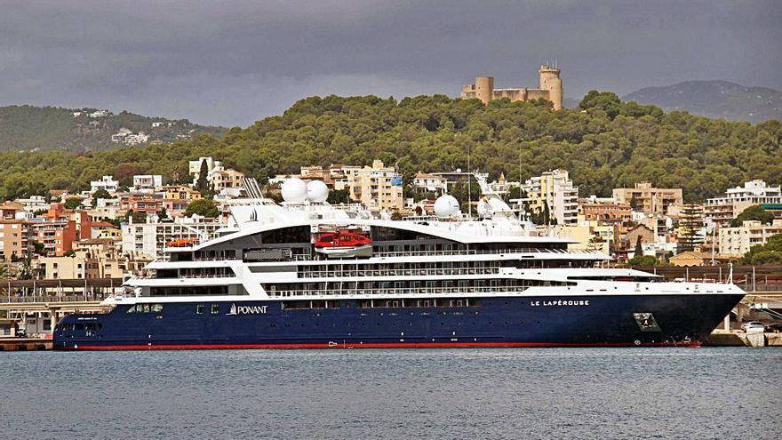 El sofisticado buque de cruceros &#039;Le Lapérouse&#039;.