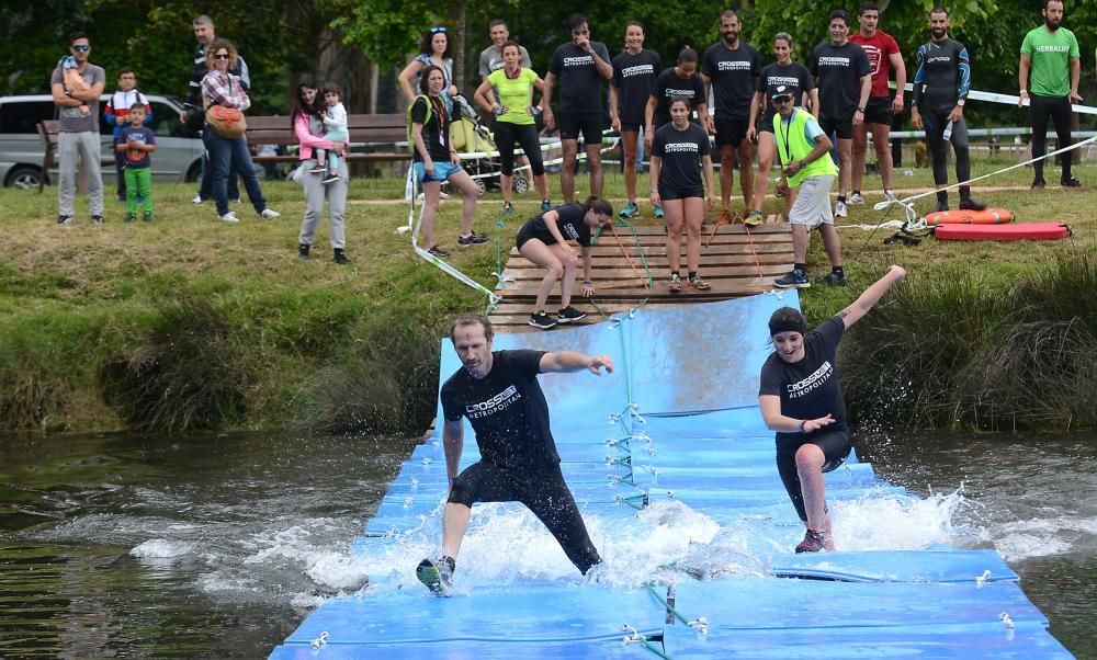 Más de 2.500 corredores se pusieron a prueba en la exigente carrera de obstáculos disputada en Pontevedra