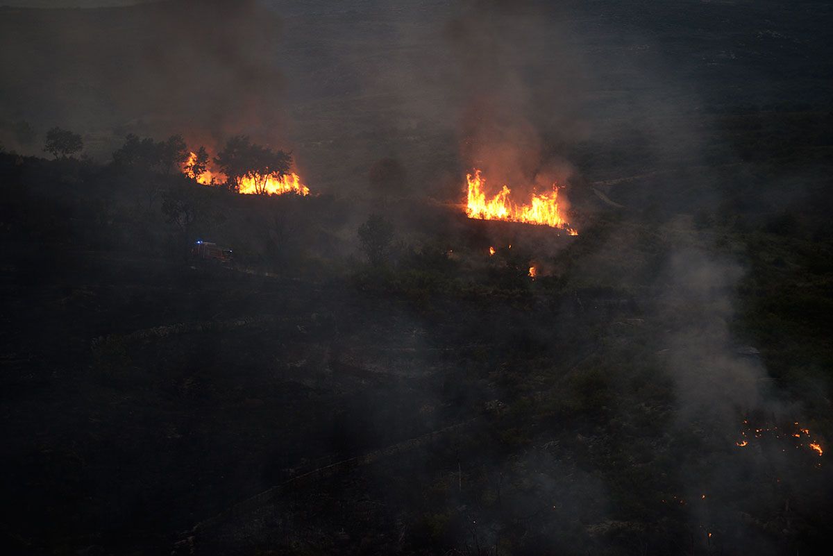 Incendio en O Barco de Valdeorras, donde han ardido 15 casas y unas 3.000 hectáreas