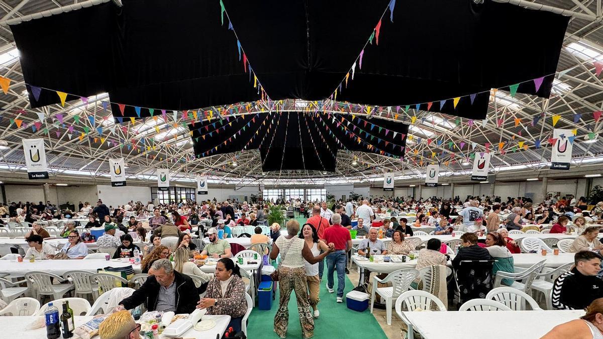 El Día de la Vecindad de Agüimes reúne a cerca de 3.000 personas El Día de la Vecindad de Agüimes reúne a cerca de 3.000 personas
