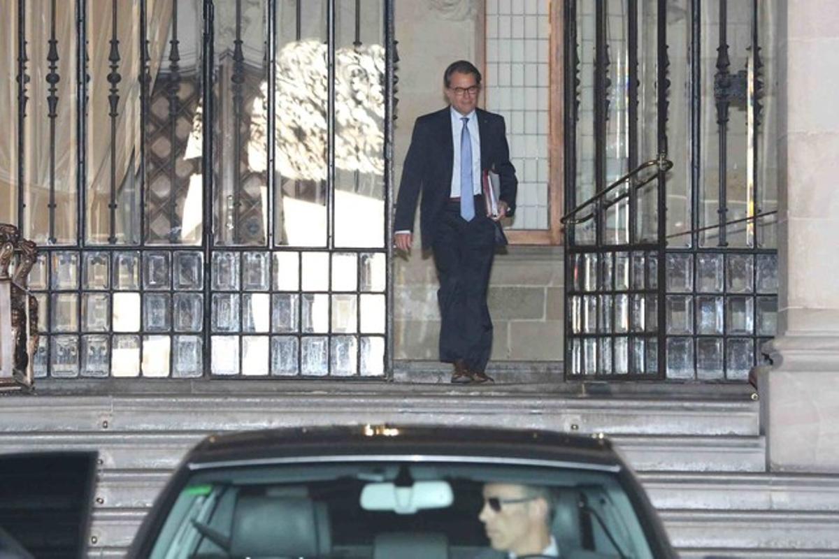 El president Artur Mas sortint del Palau de la Generalitat, aquest dimarts 14 de juliol.