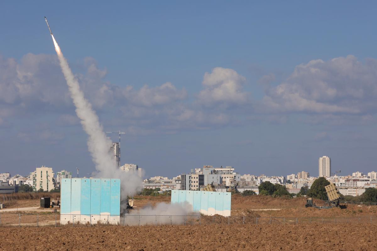 Hamás lanza más de 5.000 cohetes y secuestra cuerpos de soldados israelíes en Gaza