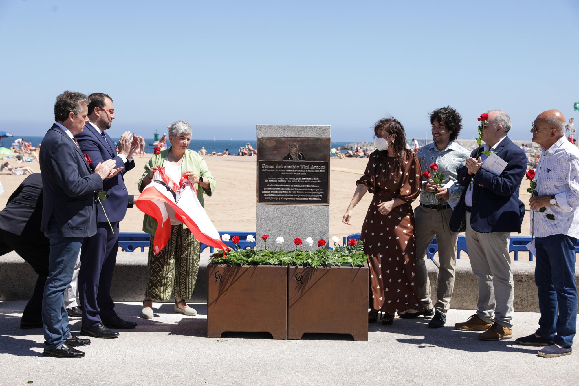 En imágenes: así fue el homenaje a Areces en Gijón