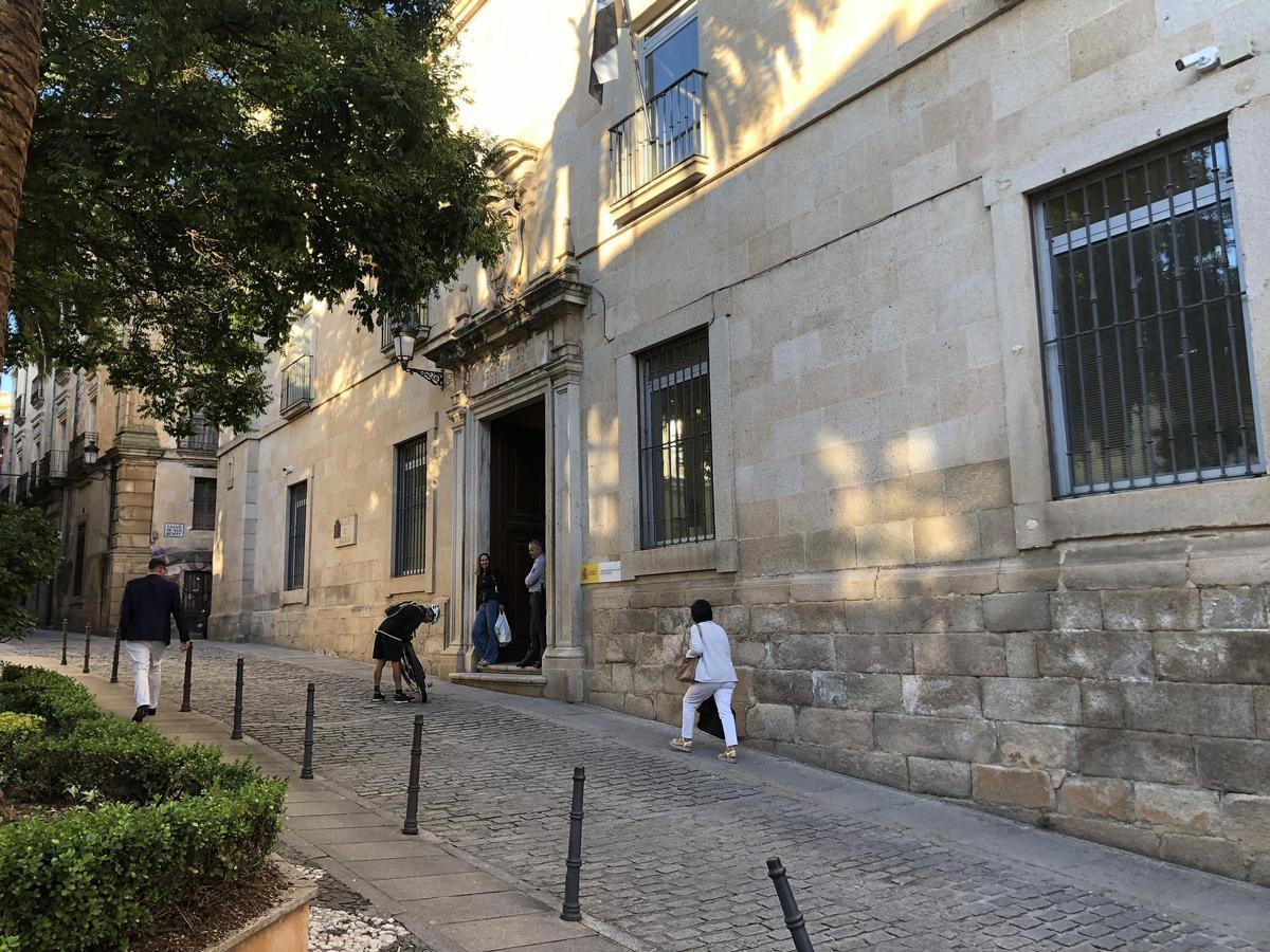 Fotogalería | La plaza de la Audiencia de Cáceres