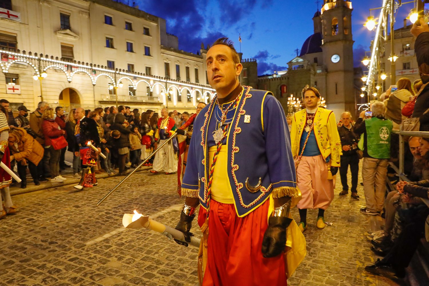 Alcoy rinde culto a su patrón