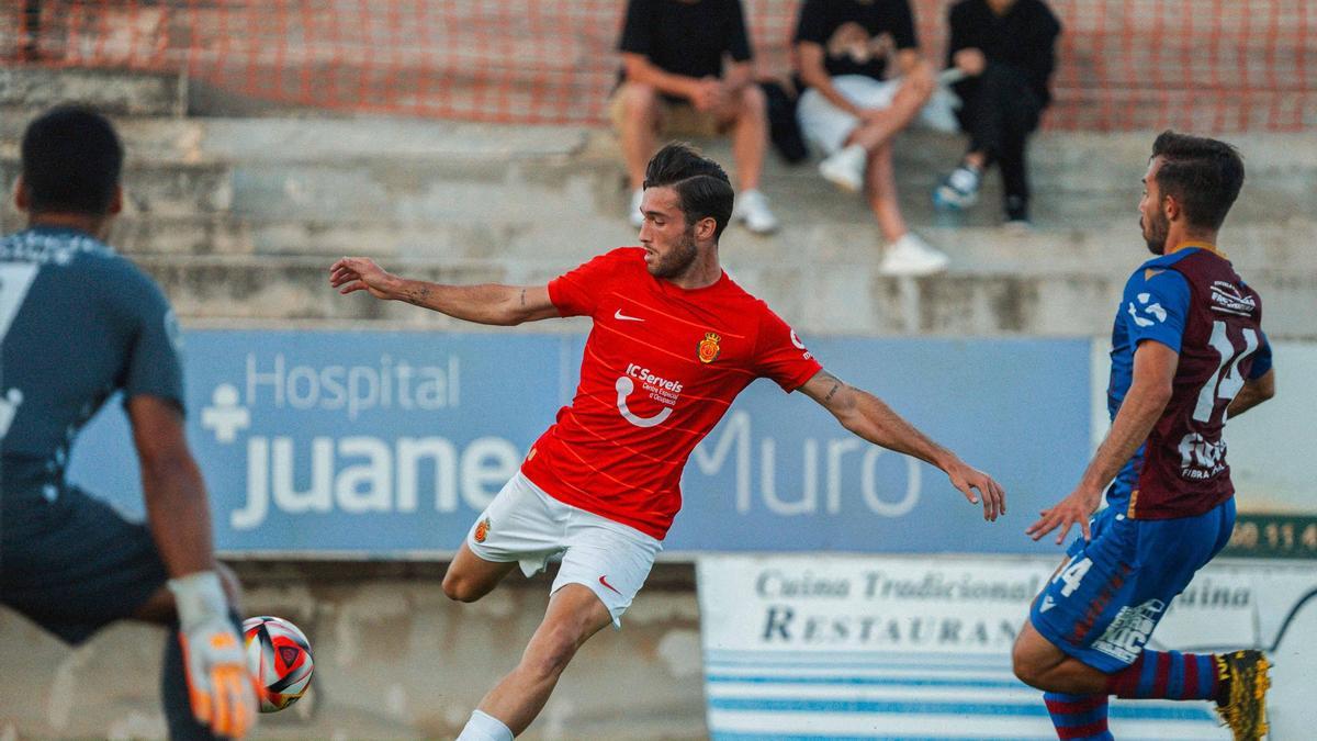 El solitario gol de Jaume Vidal en la ida da ventaja al Poblense contra el filial del Mallorca