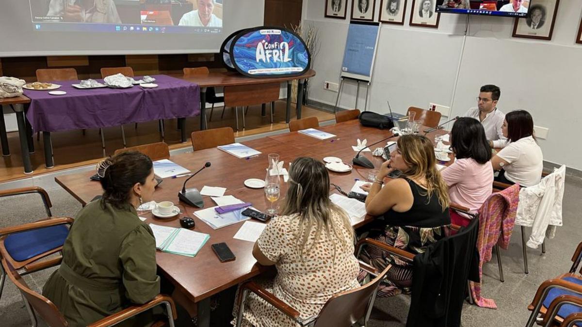 Imagen de la reunión celebrada en la sede de Femete.