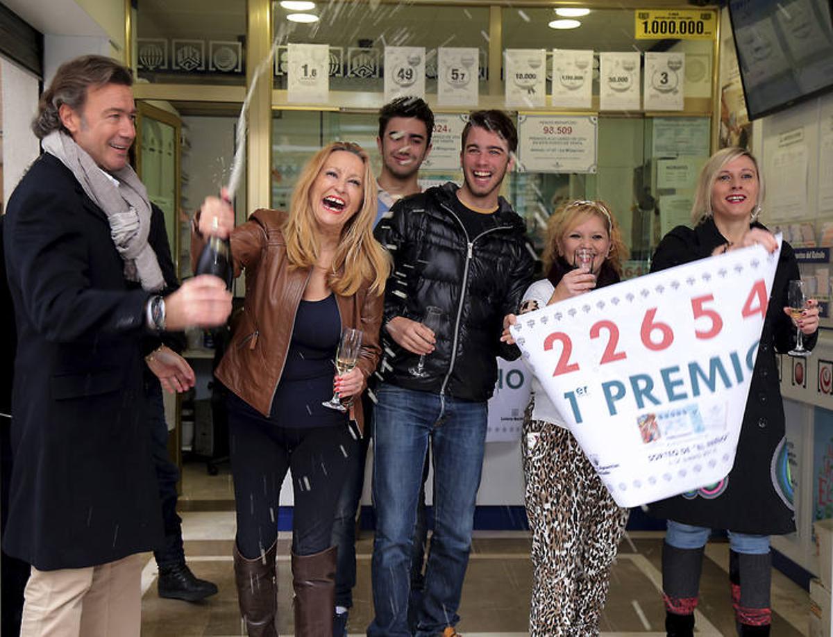 EL 22.654, PRIMER PREMIO DE EL NI?O, DEJA DOS MILLONES EN GRANADA CAPITAL