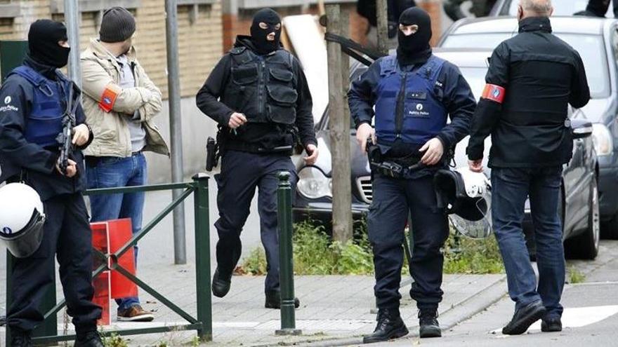 Detenen dos presumptes terroristes que planejaven atemptar a Brussel·les