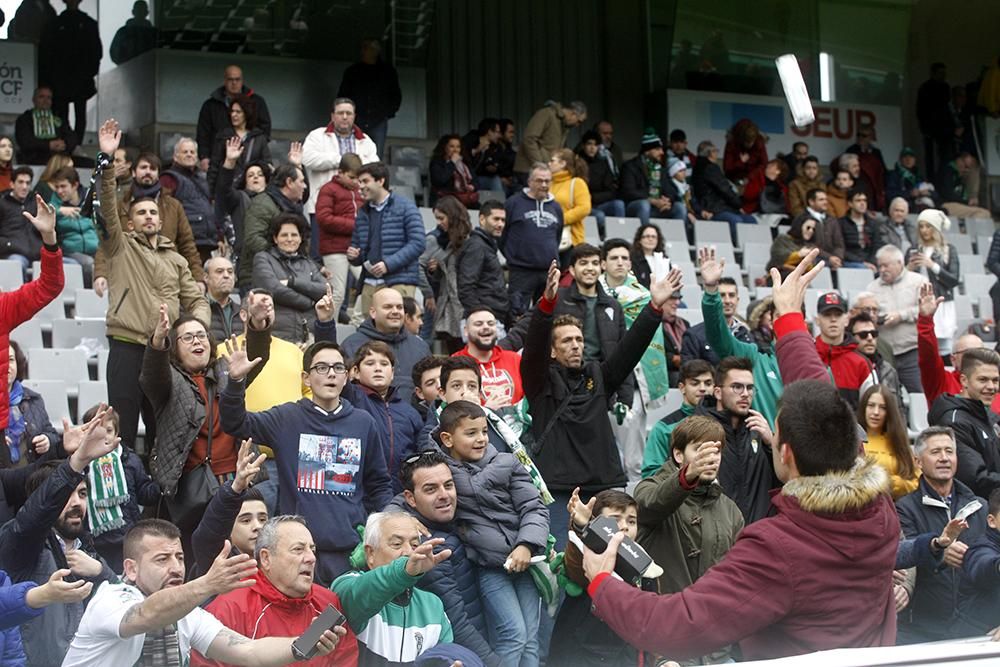 Los aficionados en el Arcángel