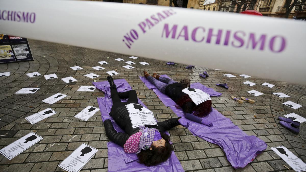 Un acto de concienciación contra la violencia machista en Oviedo