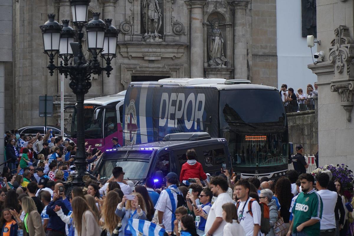 Recibimiento institucional al Deportivo en María Pita