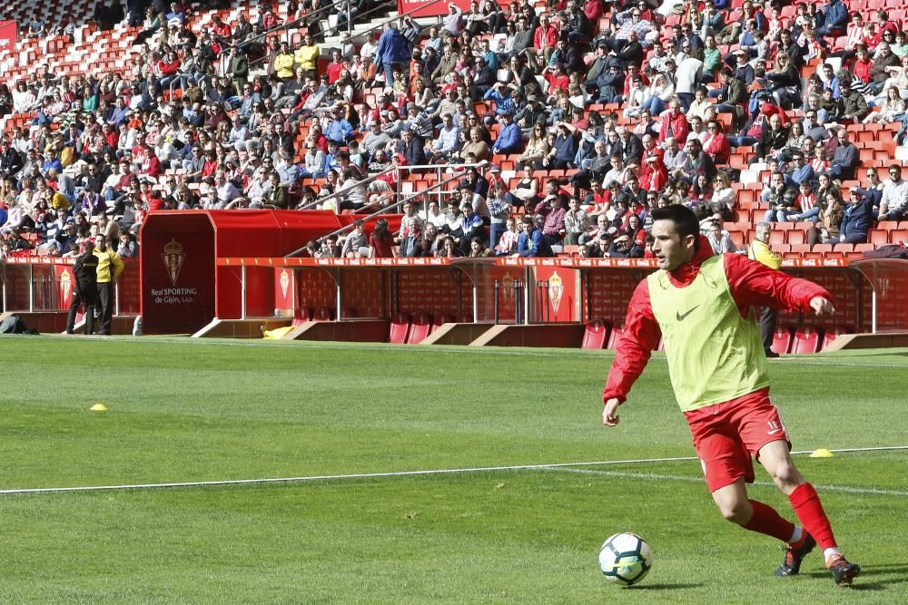 Entrenamiento del Sporting en El Molinón.