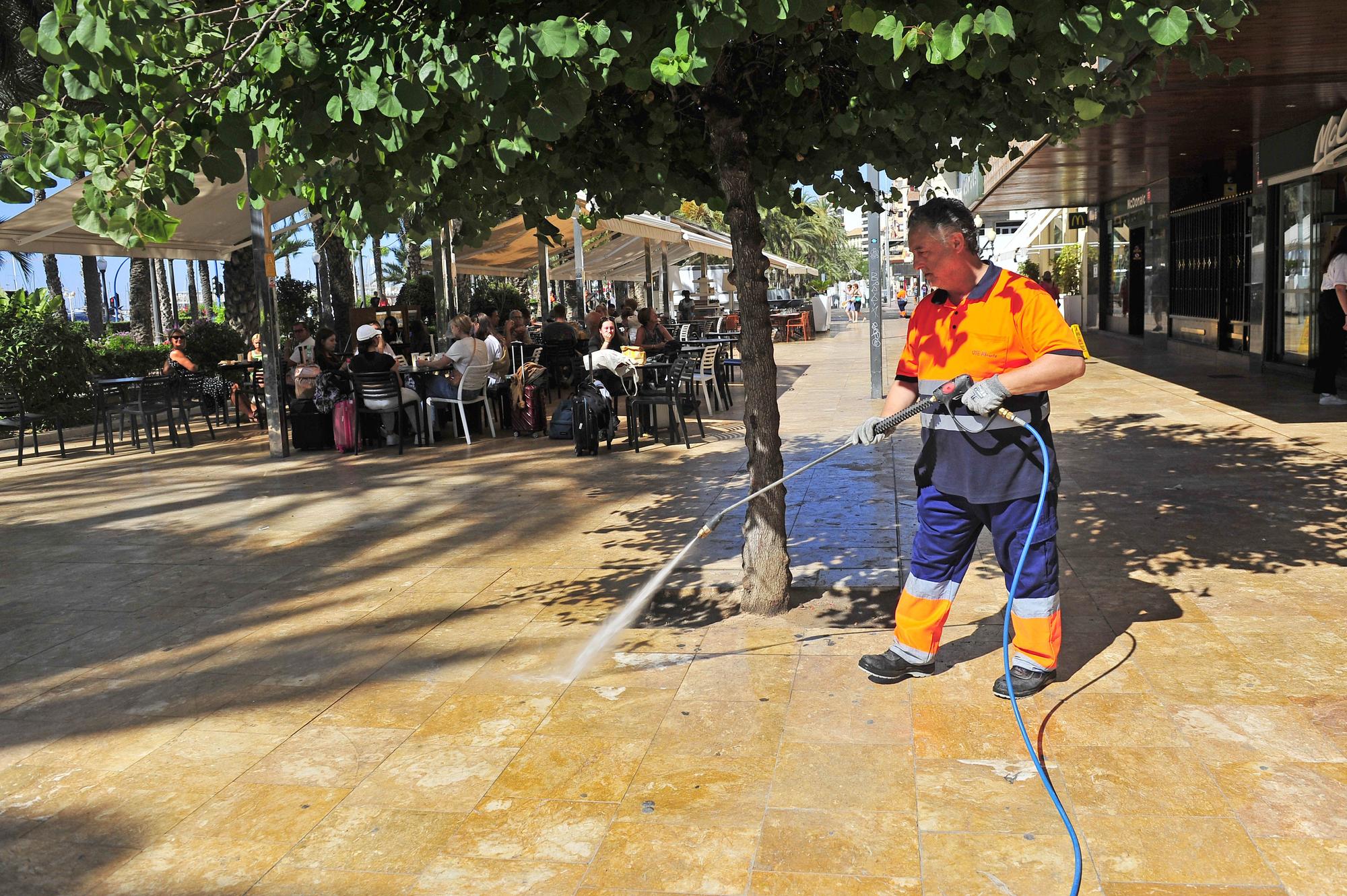 Hogueras, el día después, recogida de racós y barracas