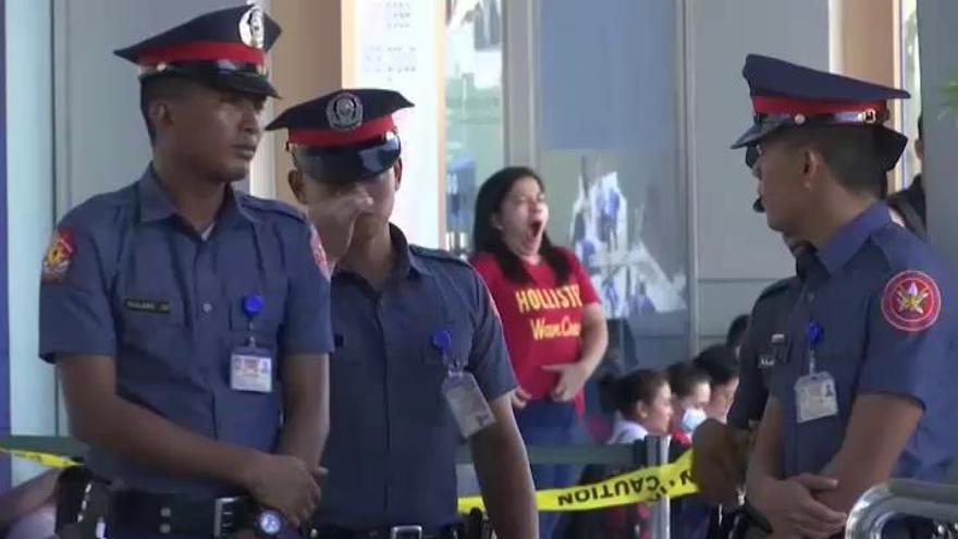 Liberan a los 30 rehenes del asalto en el centro comercial de Manila