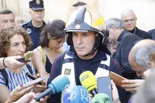 El jefe de los bomberos de Córdoba explica las dificultades del incendio en la Mezquita-Catedral