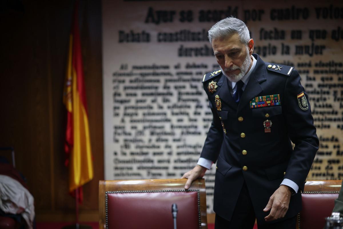 El Jefe Superior de Policía de la Comunitat Valenciana, Carlos Gajero, comparece ante la comisión de investigación de la dana, en el Senado, este martes.