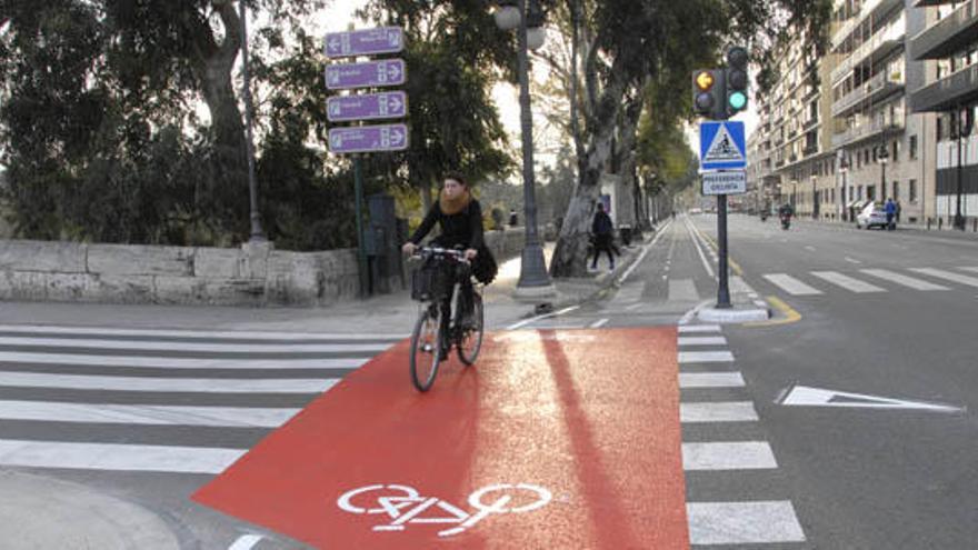 El anillo ciclista estrena un nuevo tramo desde el Pont de Fusta