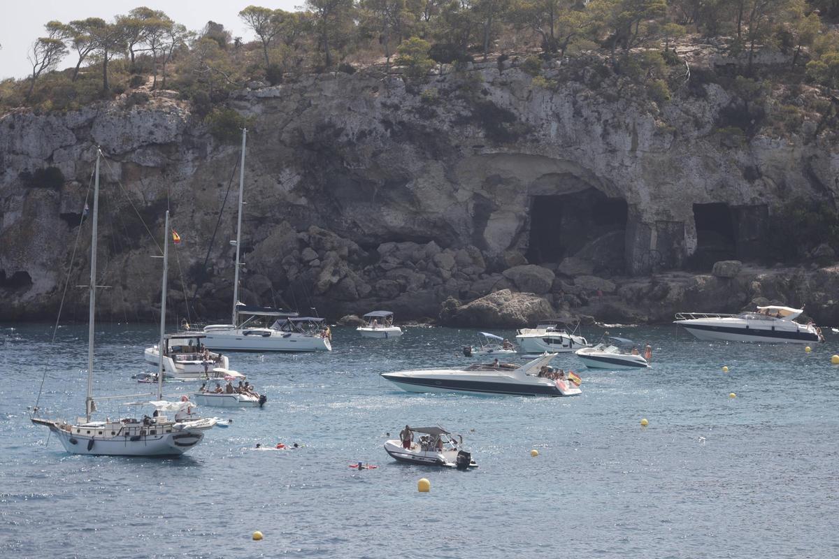 Embarcaciones en el litoral mallorquín
