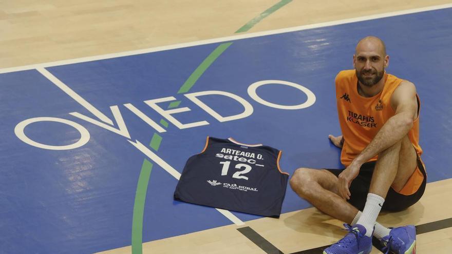 Oliver Artega, capitán del Alimerka Oviedo Baloncesto y leyenda de la LEB Oro, repasa su carrera después de que el club anunciara que le retirará la camiseta: &quot;Es un orgullo&quot;