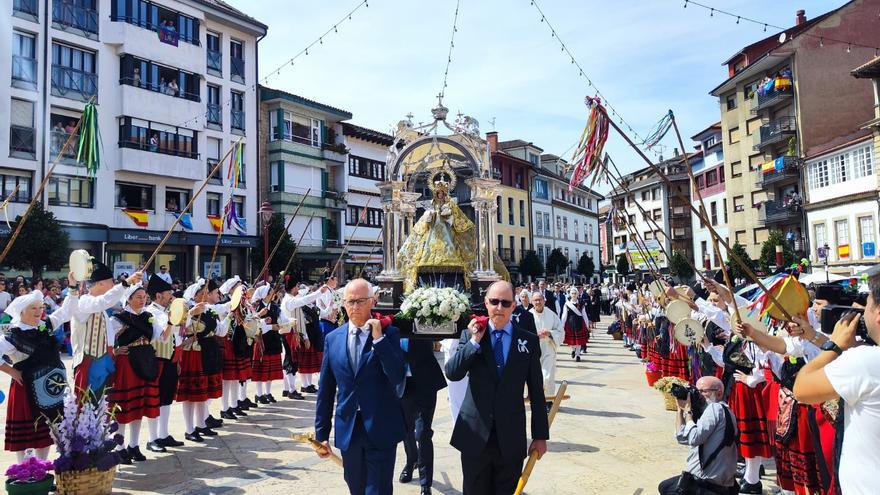 En imágenes: Villaviciosa vibra con la Portalina y la danza del Portal