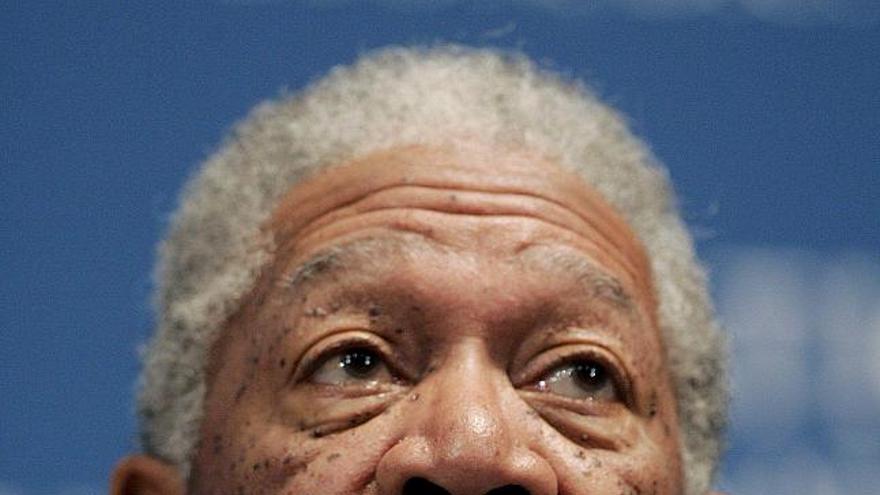 Morgan Freeman sale del hospital cuatro días después del accidente