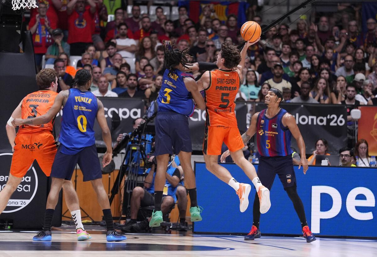 Saint-Supéry, titular en el primer partido de la temporada.