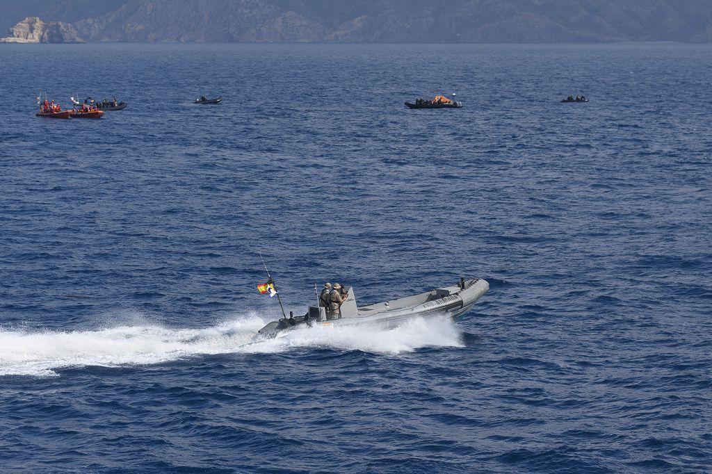 La Armada simula el accidente de un submarina para rescatar a su tripulación