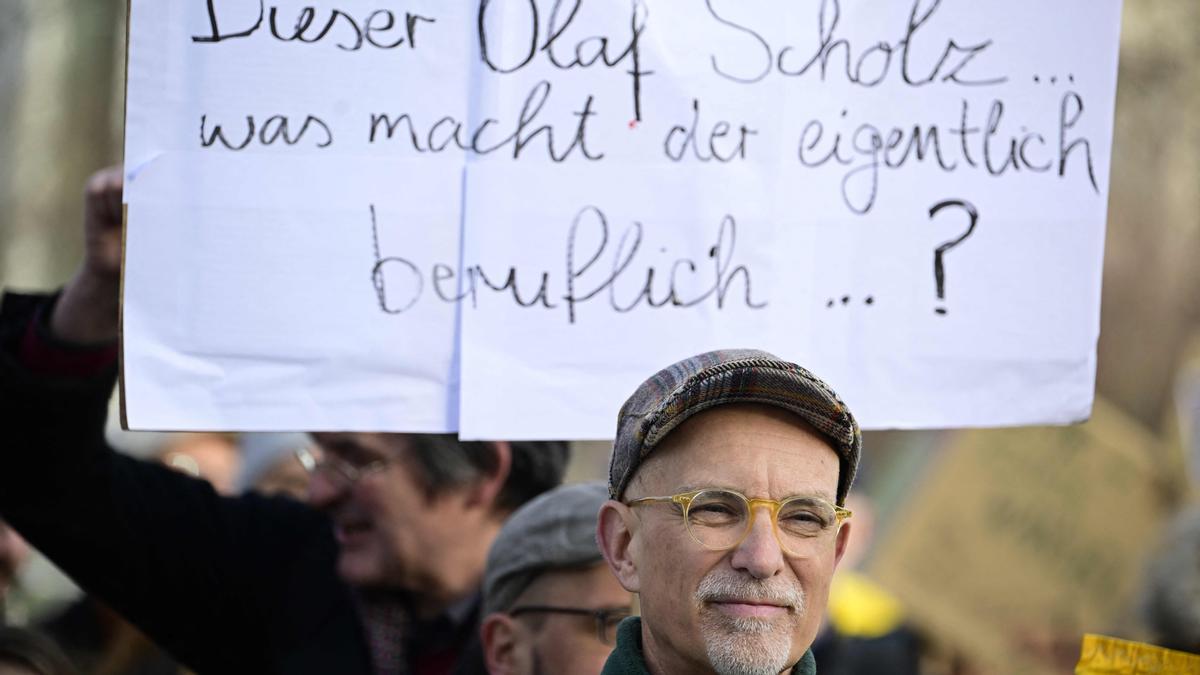 Reunió de crisi: Scholz, davant un tripartit crispat i una vaga sota l’ombra de França