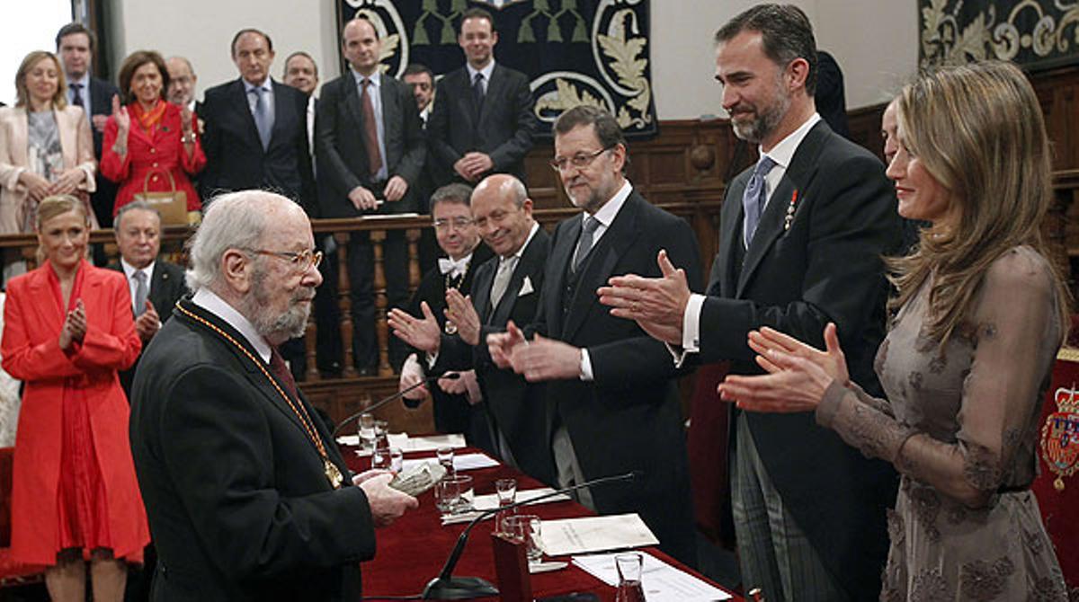 José Manuel Caballero Bonald rep el Premi Cervantes de mans del príncep d’Astúries