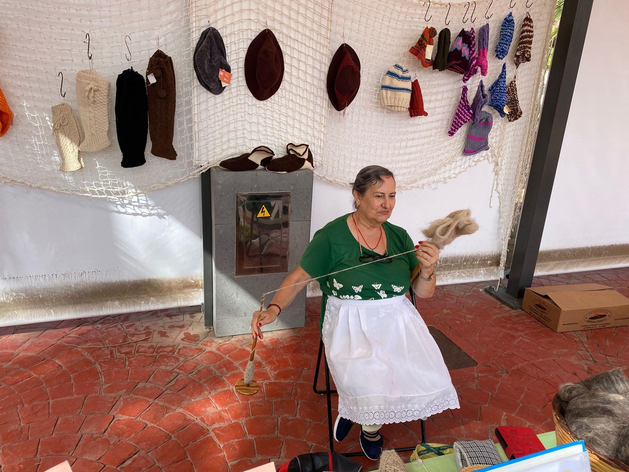 Muestra de artesanía canaria por las fiestas de San Lorenzo